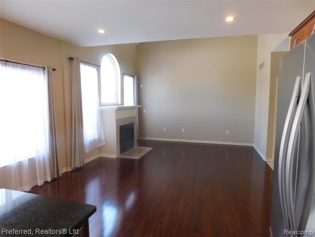 Building Photo - 43124 Providence Ln