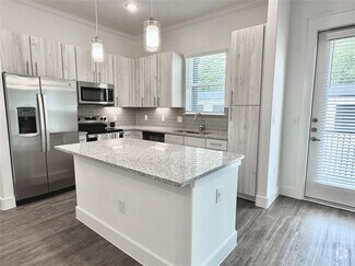 Building Photo - 3030 Greenbusch Rd