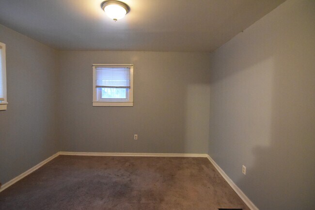 Building Photo - 87 Clinton Ave