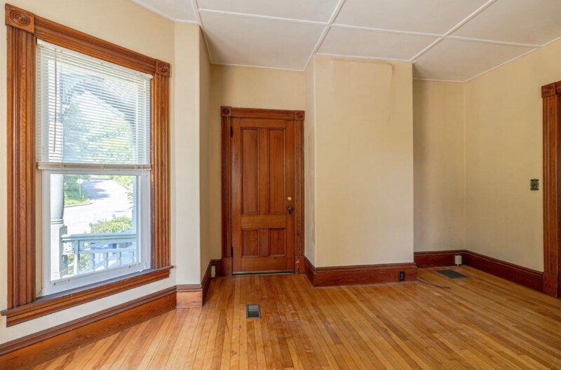Building Photo - 426 N State St