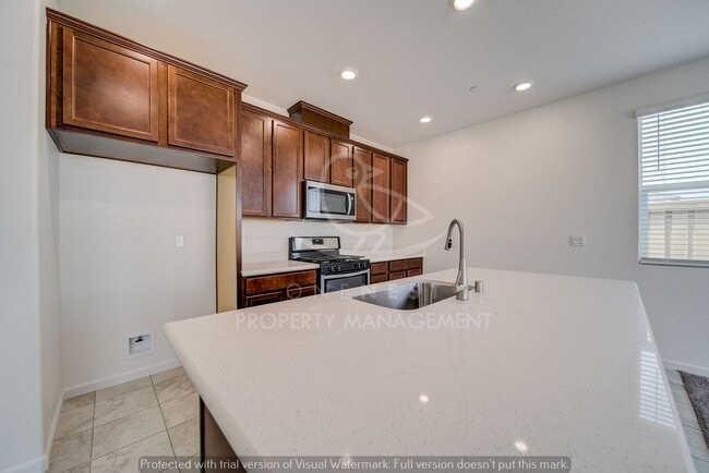 Building Photo - Gorgeous 3 Bedroom, 2 Bath Home In Twelve Bridges