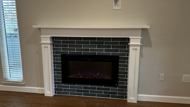 Electric Fireplace - 1415 La Terrace Cir