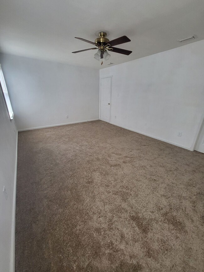 Building Photo - 5451 Lynbrook Lndg