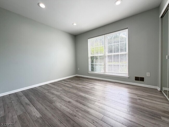 Building Photo - 511 Dunn Cir