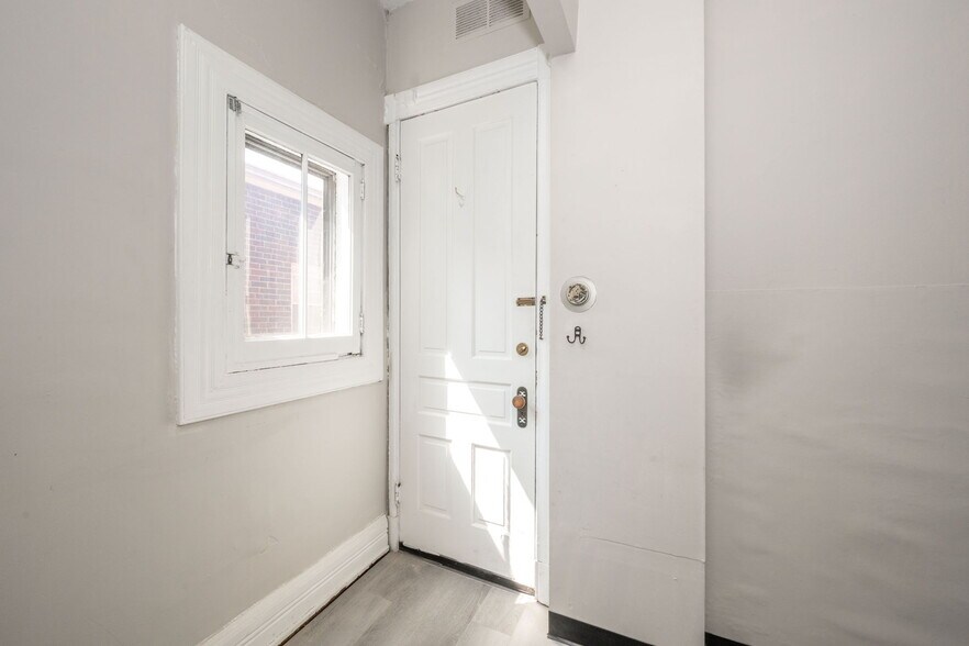 Building Photo - 475 Riddle Rd