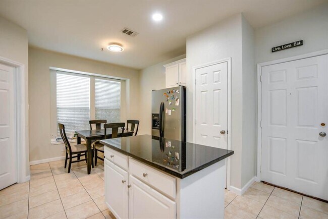 Building Photo - 2617 Black Canyon Dr