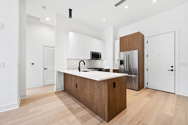 Building Photo - 38 Jackson St