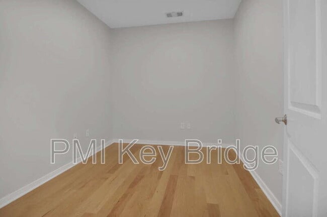 Building Photo - 2200 N Westmoreland St
