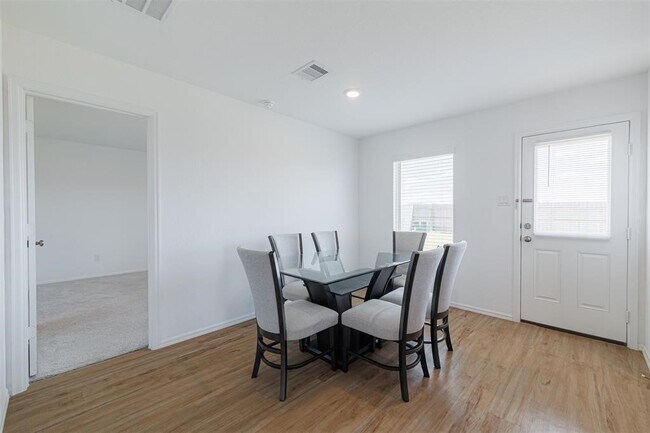 Building Photo - 3110 Spanish Oak Ln