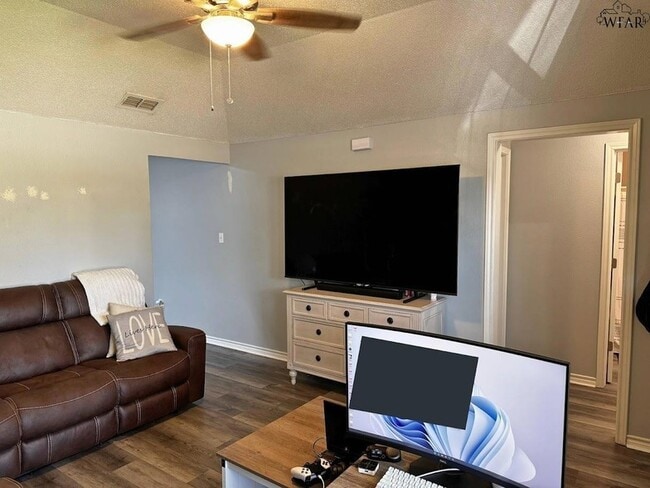 Building Photo - 5216 Brookwood Dr