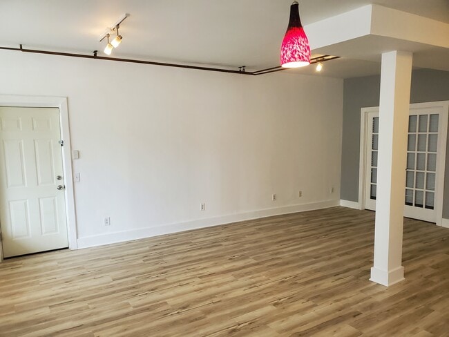 Building Photo - 1211 23rd Ave NE
