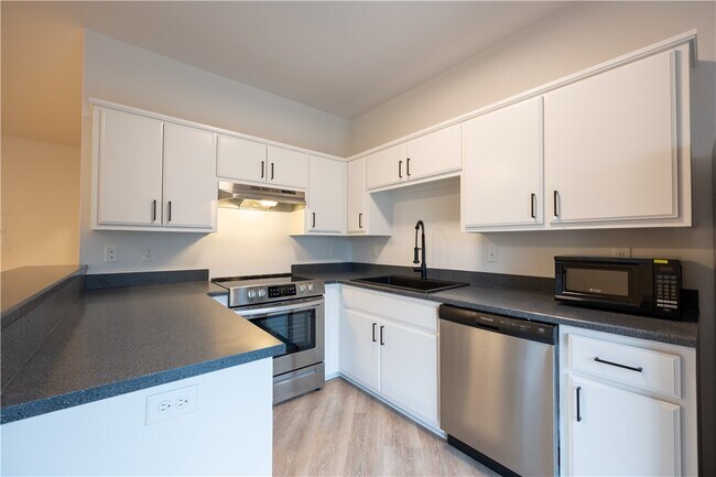 Building Photo - 300 SW 6th St