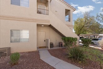 Building Photo - Adorable 1 Bedroom Condo on the First Floor