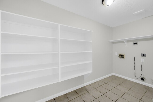 Building Photo - 22711 W Waterlake