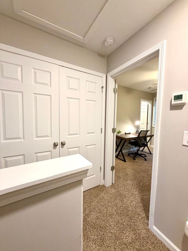 Building Photo - 925 Woody Hills Dr - Furnished Rental