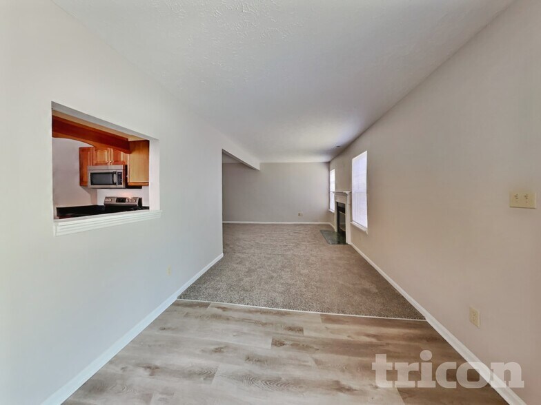 Building Photo - 6422 Coconut Ct