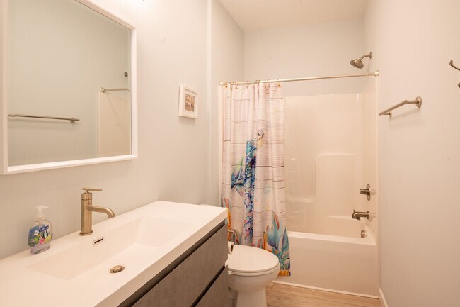 Building Photo - PET FRIENDLY OFF-SEASON RENTAL WITH OCEAN VIEW