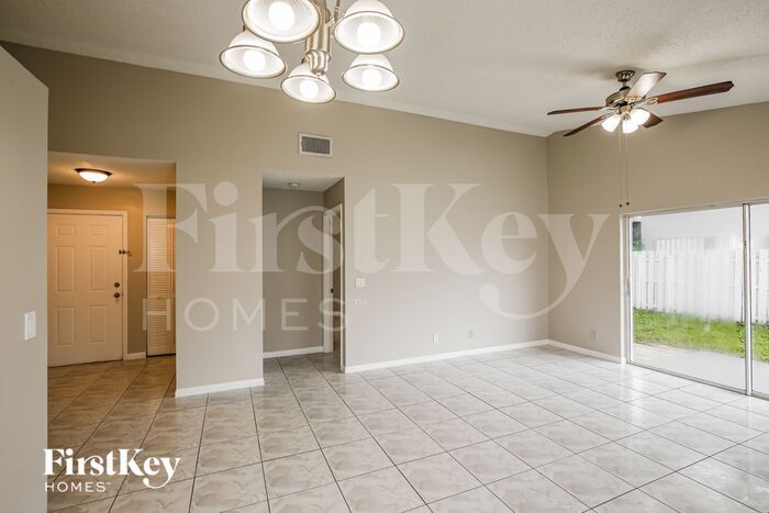 Building Photo - 6553 Bayfront Dr