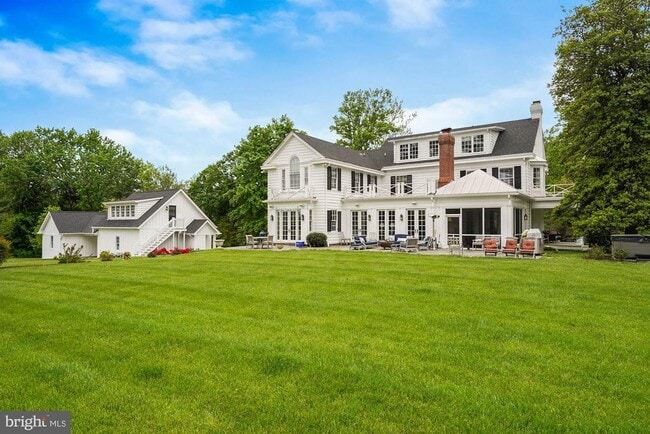 Building Photo - 1031 Pine Hill Rd