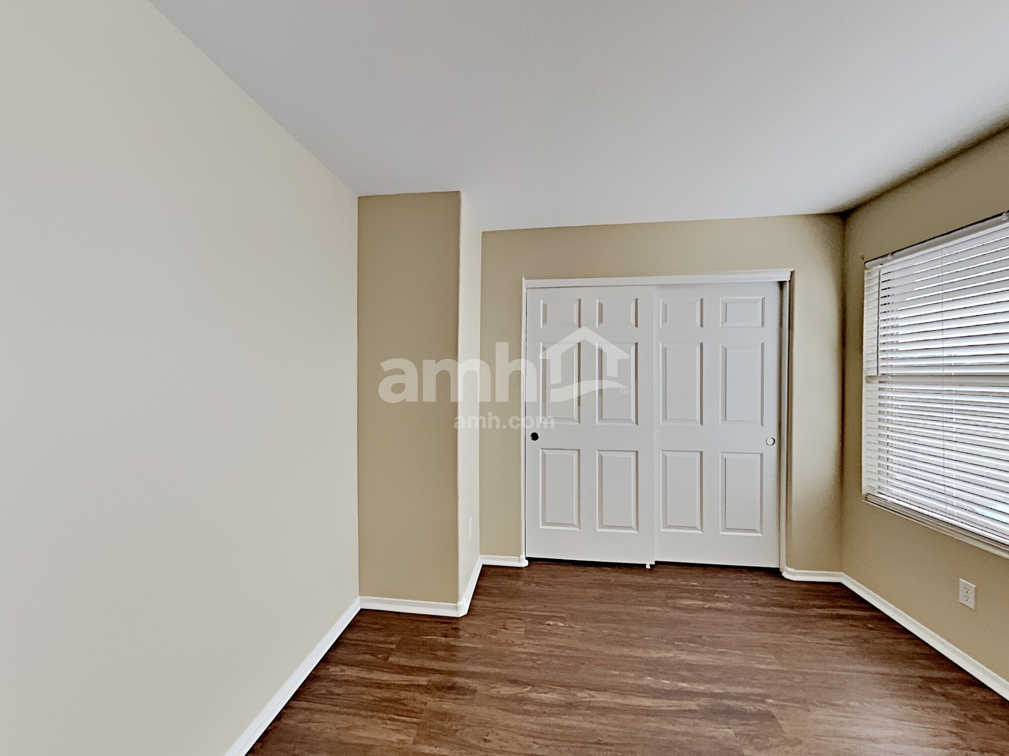 Building Photo - 6133 S Wilson Dr