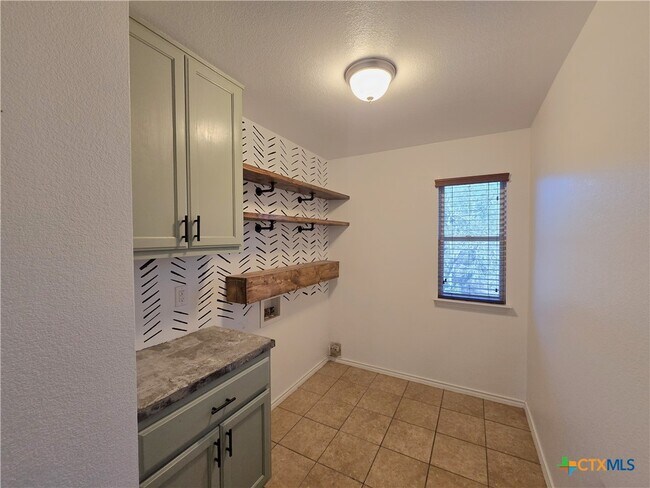 Building Photo - 1518 Indian Camp Trail