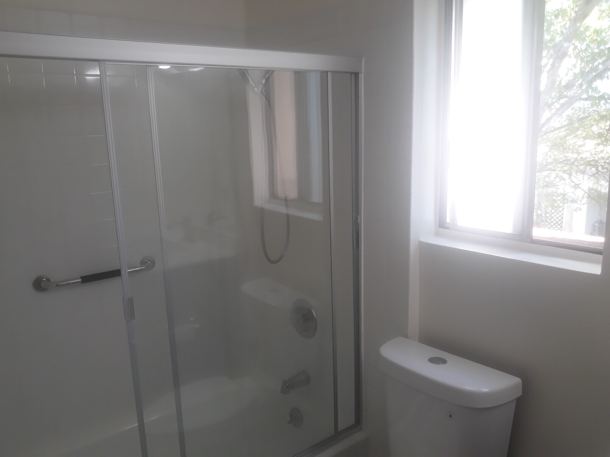 Building Photo - 2740 Tachevah Dr