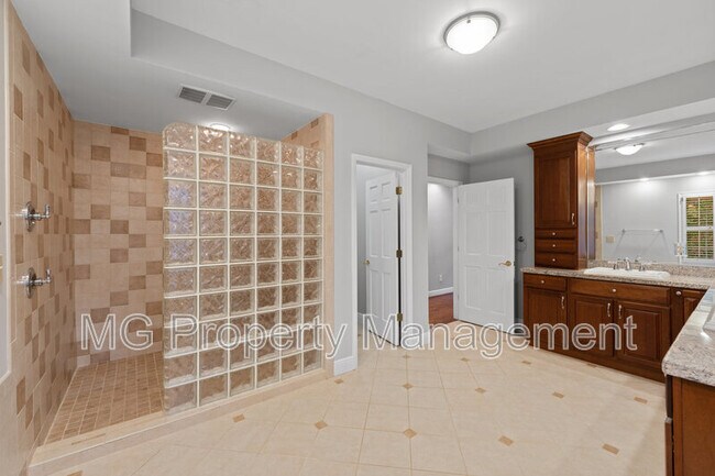 Building Photo - 4023 Arbor Way