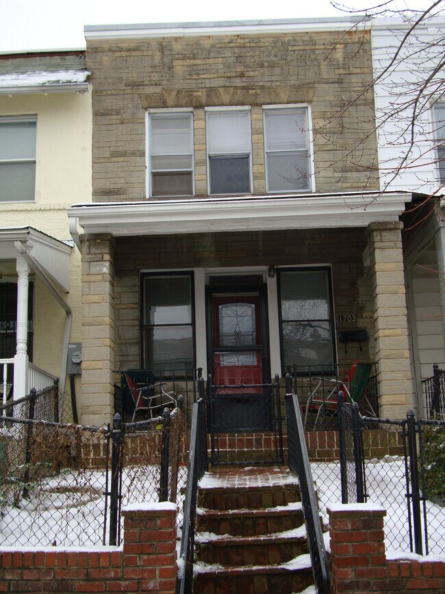 Exterior - 1703 L St NE