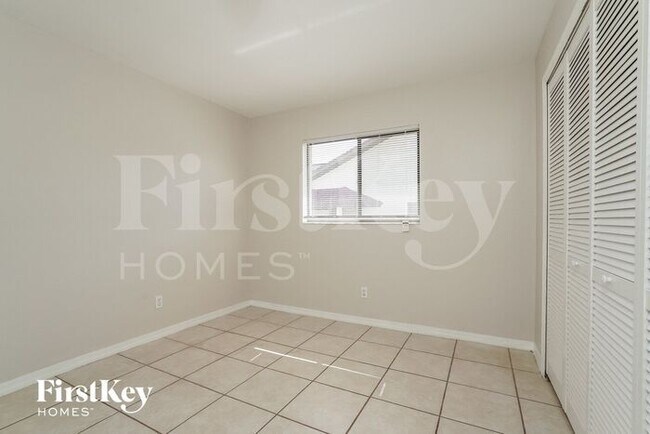 Building Photo - 17560 Oriole Rd