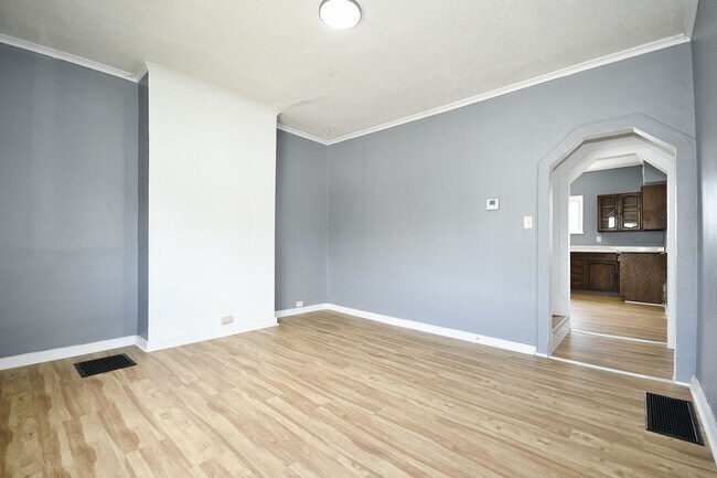 Building Photo - 1912 Pallas St