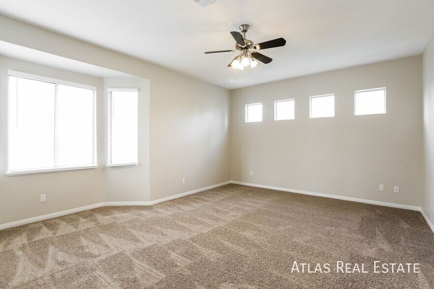 Building Photo - 2213 Warm Walnut Dr