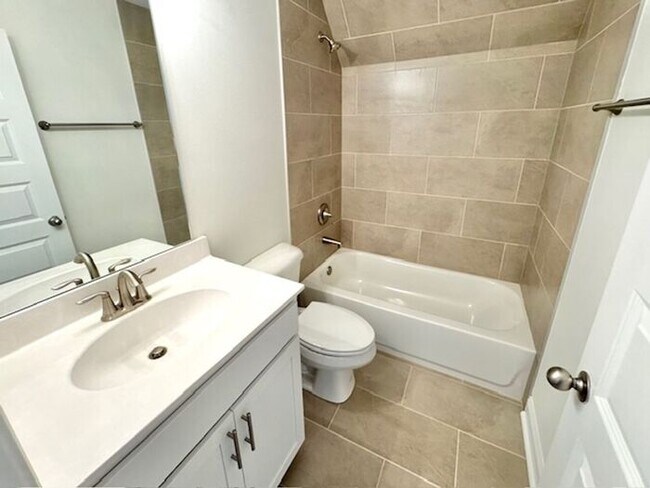 Building Photo - OPEN HOUSE! Brand New 4-bdroom 2.5 bath home in Olive Branch @ Southbranch