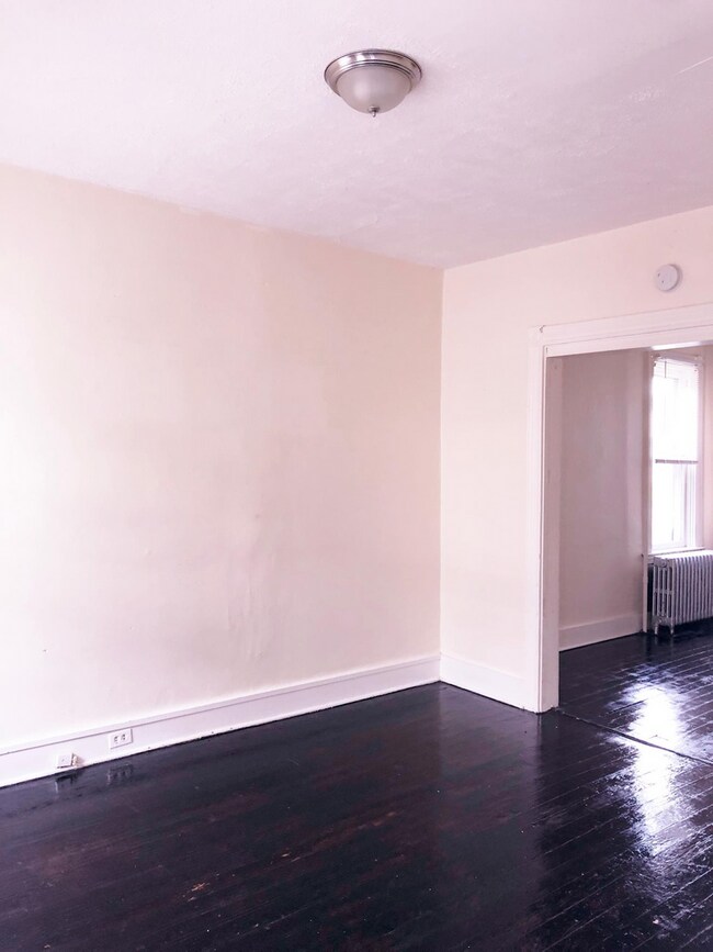 Building Photo - 654 St Joseph St