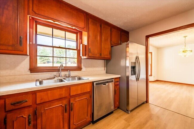 Building Photo - 4967 Macland Rd