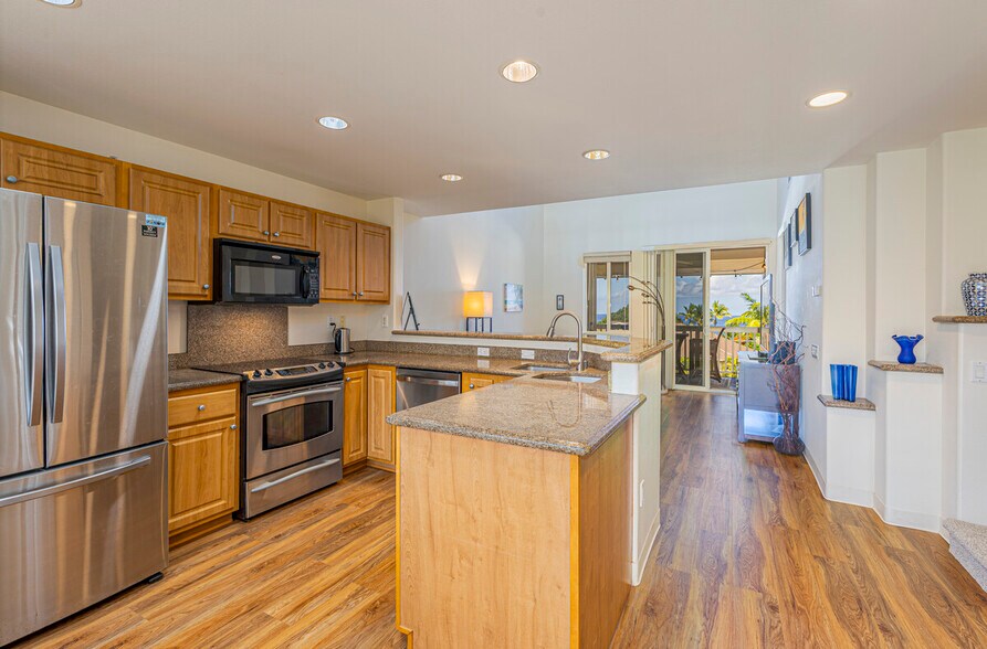 Building Photo - 75-5919 Alii Dr