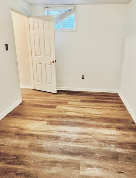 Building Photo - 9538 Clematis St