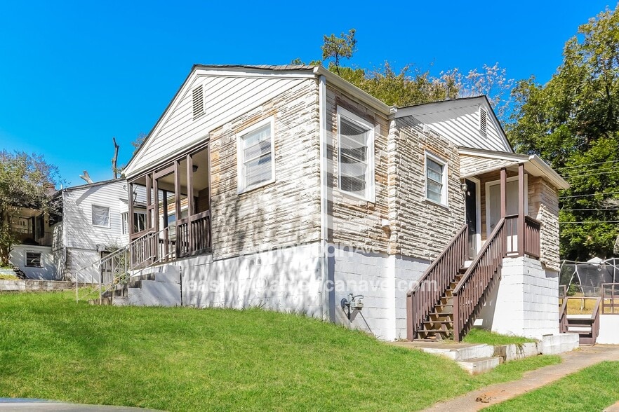 Building Photo - 9040 Belvoir Dr