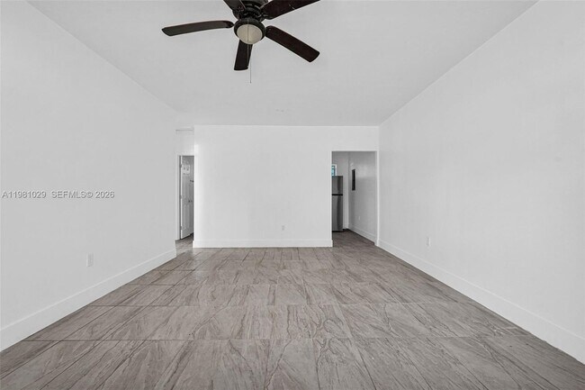 Building Photo - 14600 NE 14th Ave