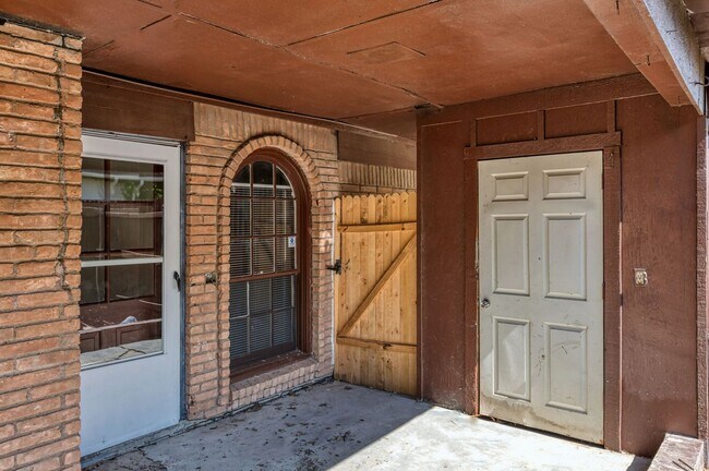 Building Photo - 5302 Wonder Dr