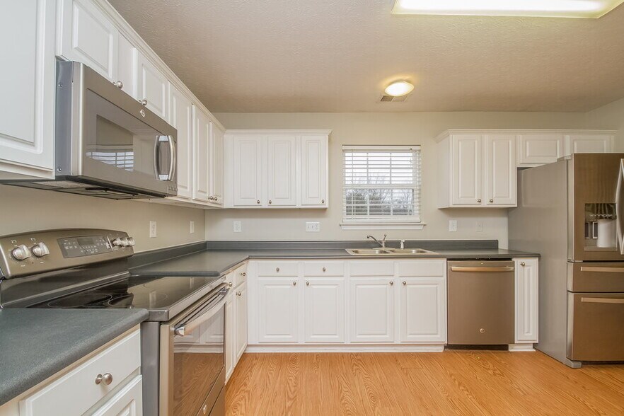 Building Photo - 1031 Lowrey Pl