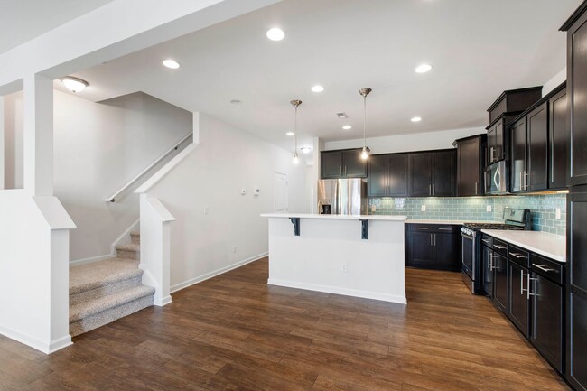 Building Photo - Charming 3BR Townhome in Brightleaf at the...