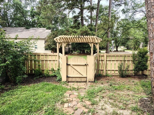 Building Photo - 2823 Whitman Dr