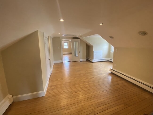 Building Photo - 131 Evans St