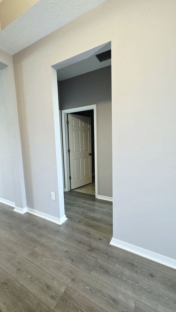 Building Photo - Executive 4BR / 3.5BA Home | Loft • Office...