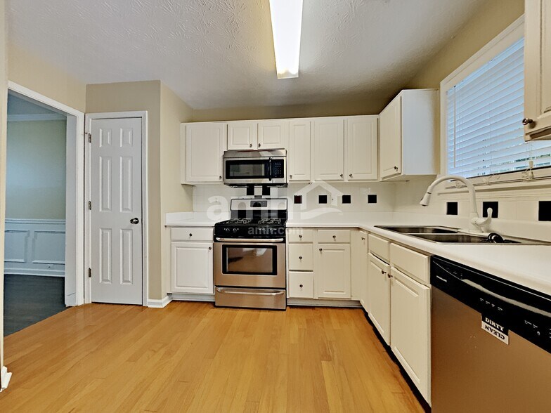 Building Photo - 1388 Glenover Way