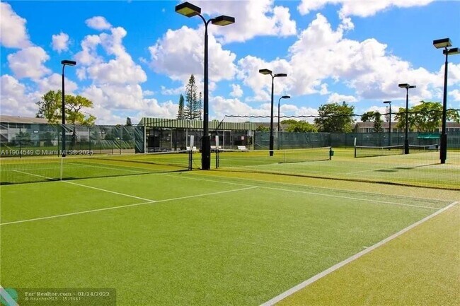 Building Photo - 4008 Berkshire A