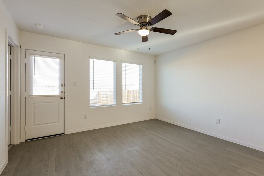 Building Photo - 522 Chevre Rd