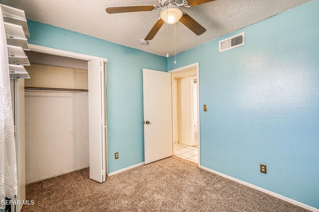 Building Photo - 3008 Gaston Dr