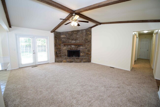 Building Photo - 1717 N Desert Palm Ave