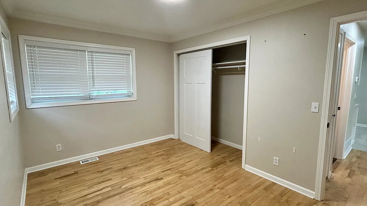 Building Photo - 5141 E Brookfield Dr
